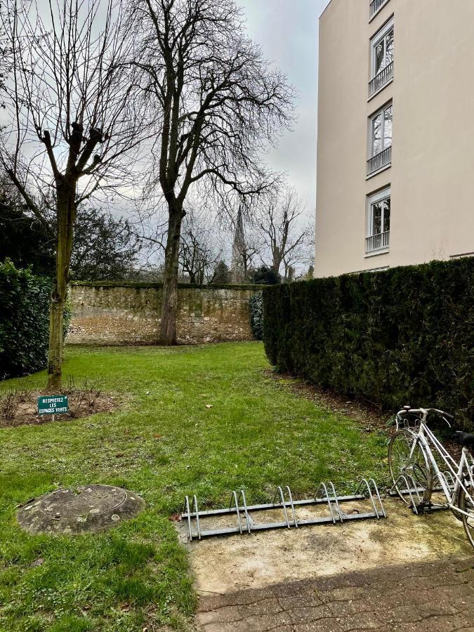 Studio En Centre Ville De Vendome Exterior photo